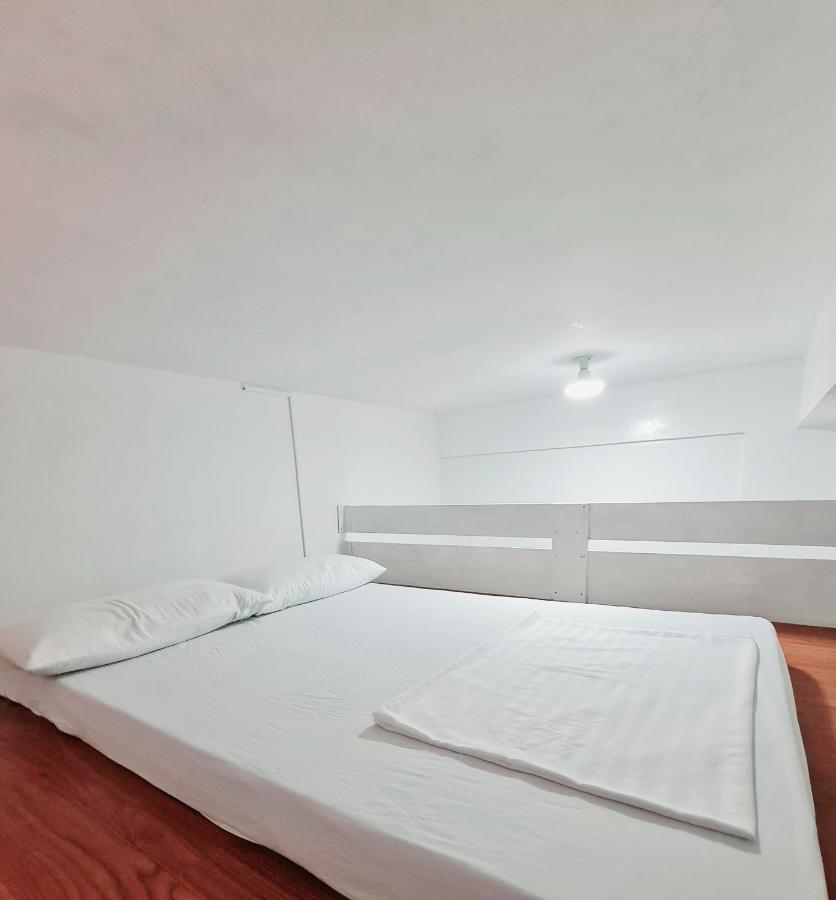 Dasma Lofts Hotel Near Dela Salle Dasma ダスマリニャス エクステリア 写真