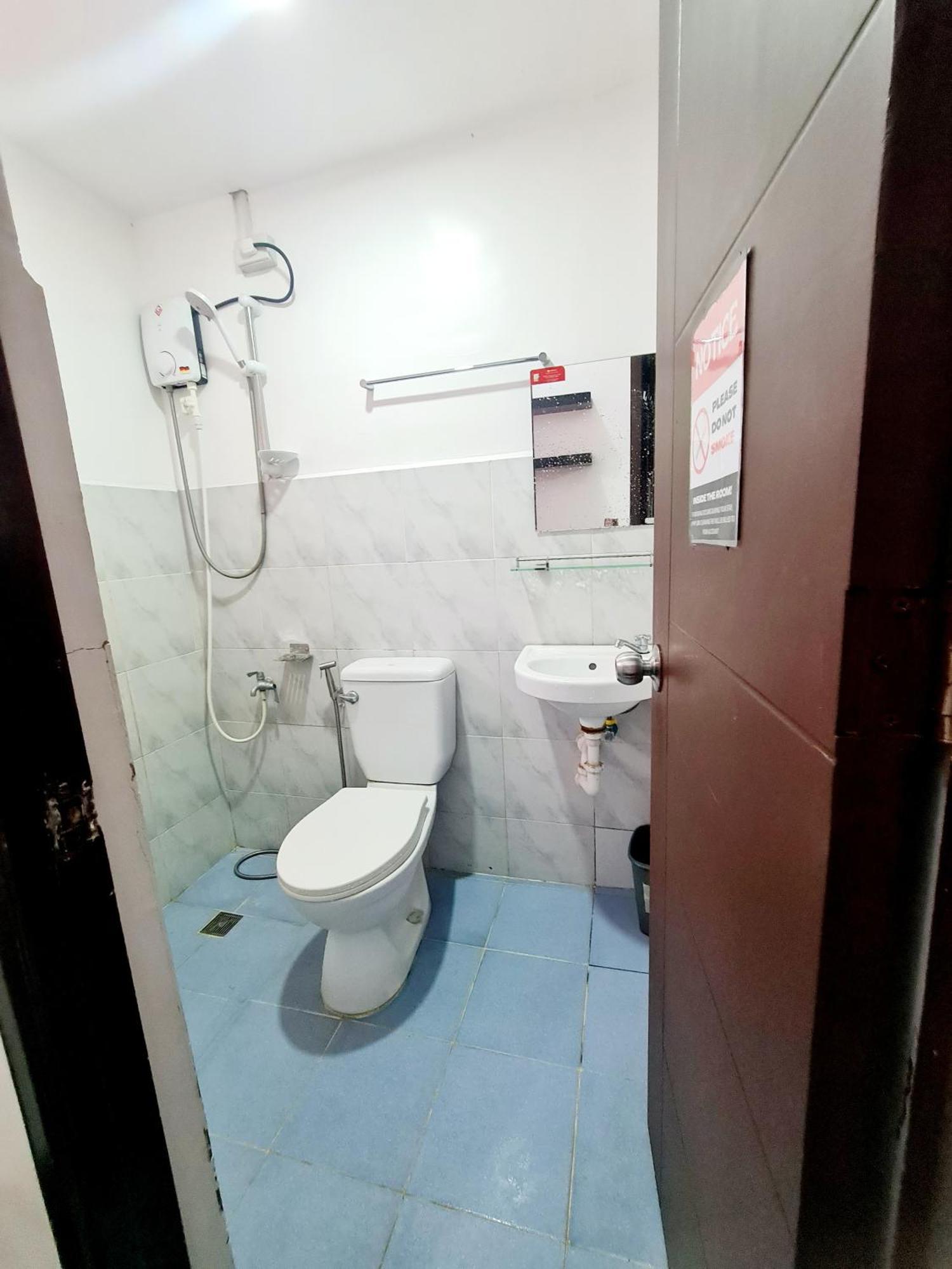 Dasma Lofts Hotel Near Dela Salle Dasma ダスマリニャス エクステリア 写真