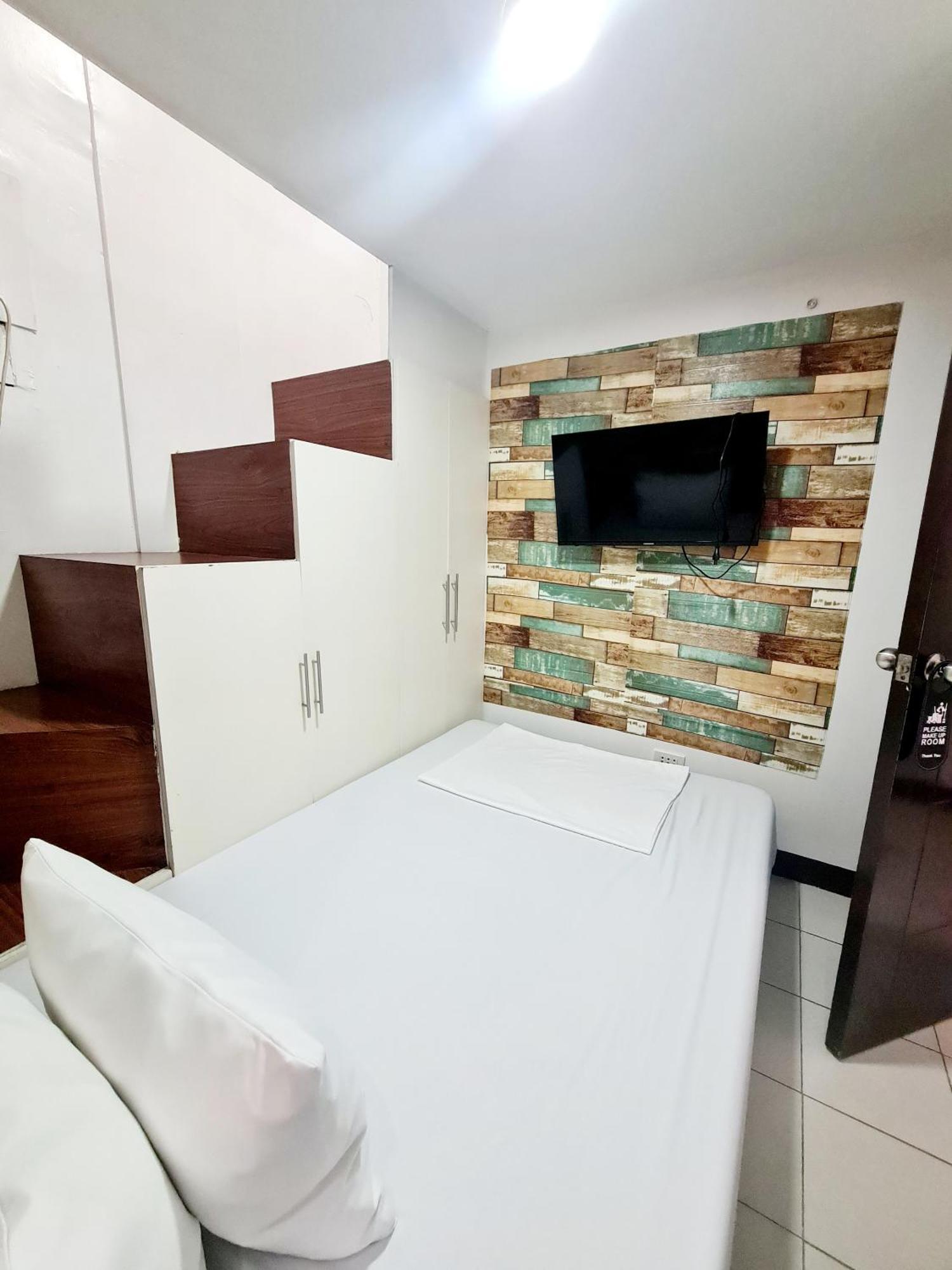 Dasma Lofts Hotel Near Dela Salle Dasma ダスマリニャス エクステリア 写真