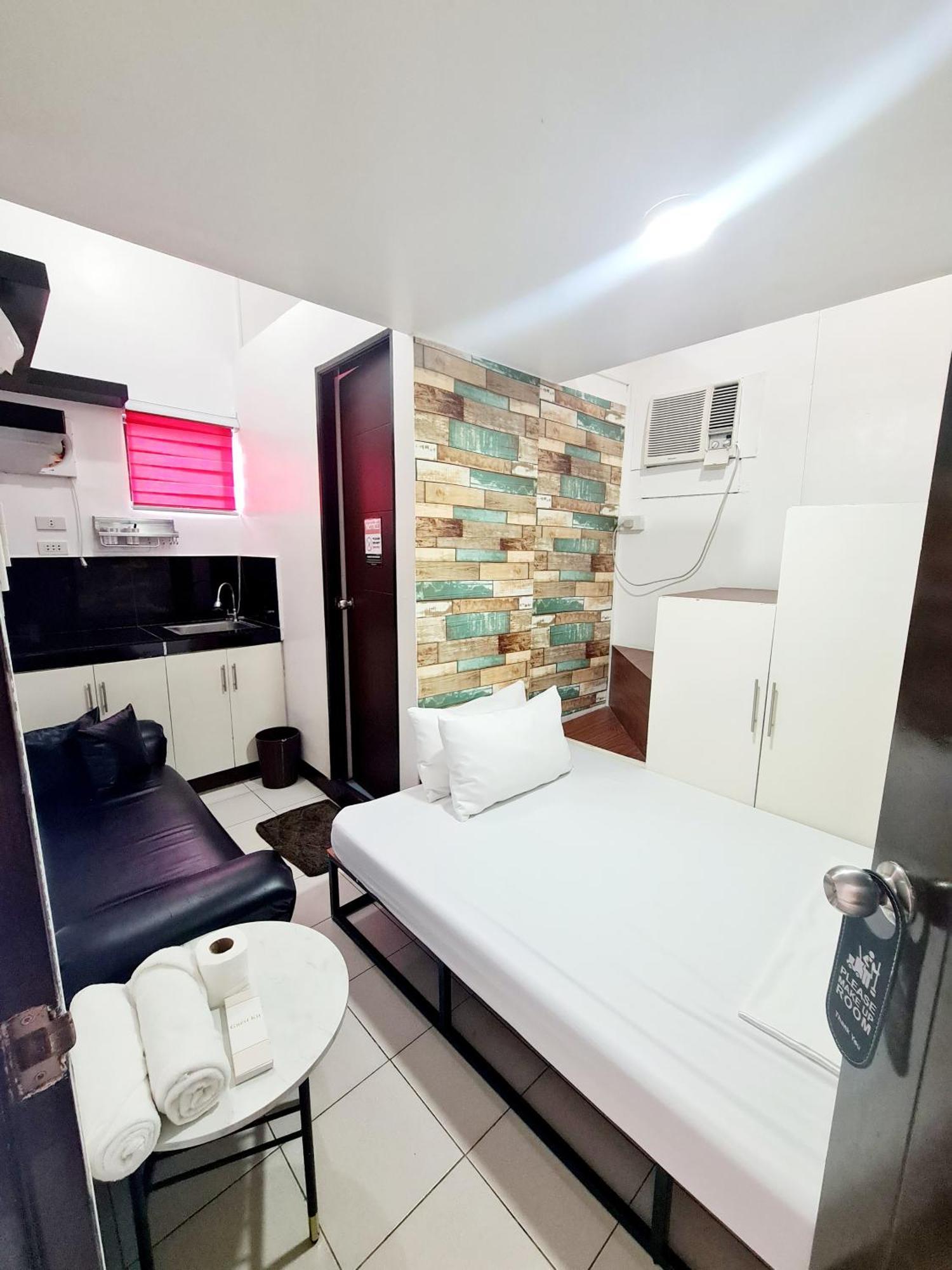 Dasma Lofts Hotel Near Dela Salle Dasma ダスマリニャス エクステリア 写真